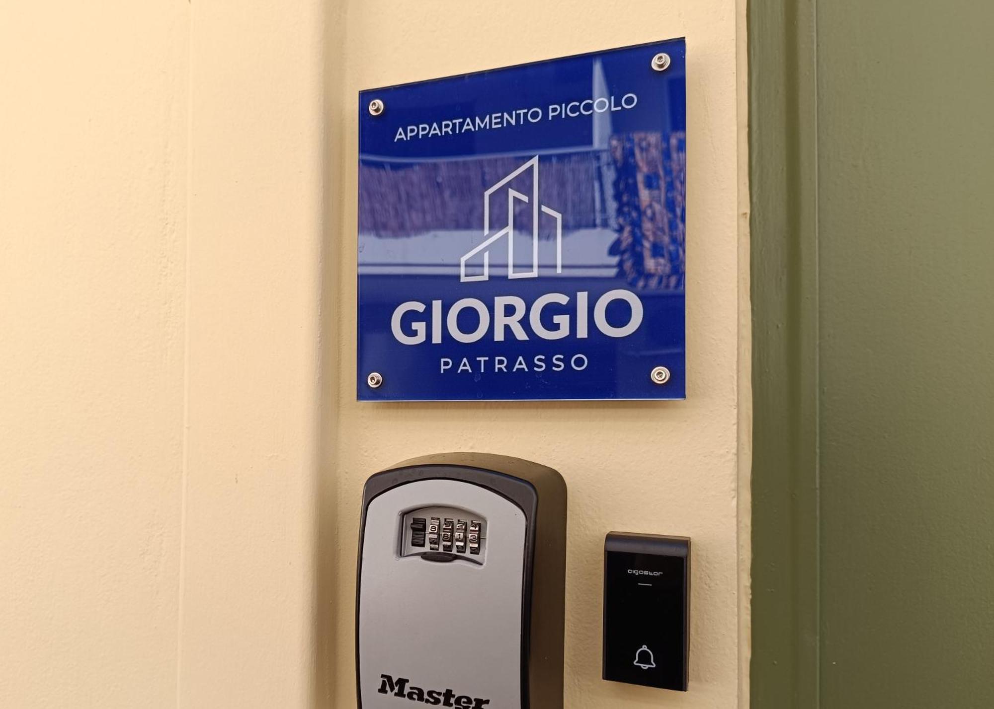 Giorgio Patrasso - Micro Apartment In The Center Of Patras Exterior foto