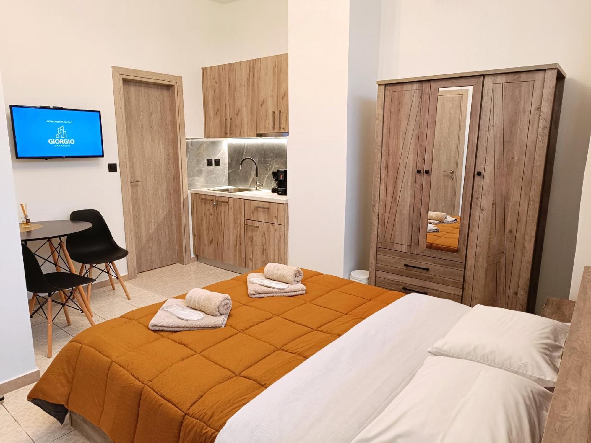 Giorgio Patrasso - Micro Apartment In The Center Of Patras Exterior foto